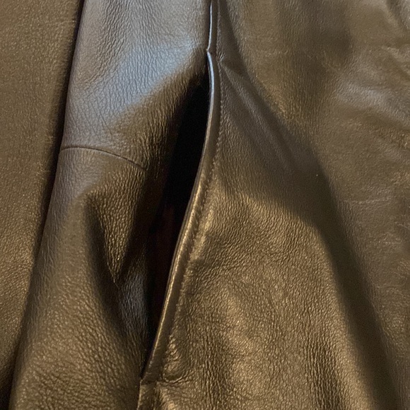 Stylish leather bomber style jacket - Picture 7 of 8